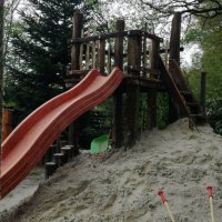 Hout speeltoestel Peize